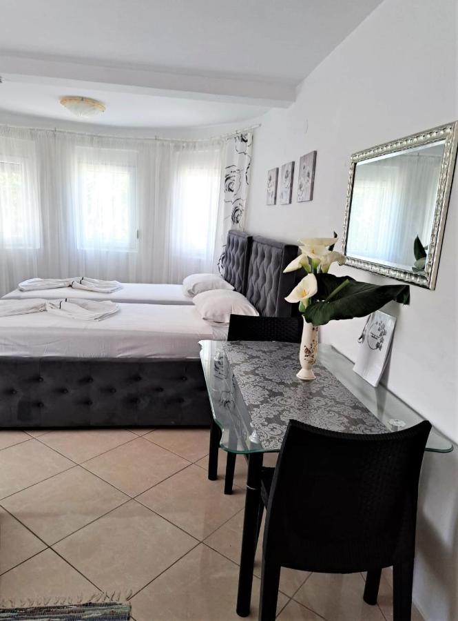 Montenegro Smile Apartments Dobra Voda Esterno foto